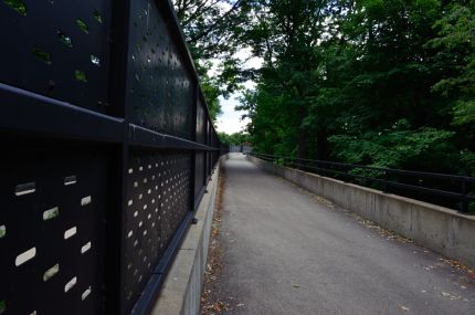 A view of the wall and ramp on Des PLains River Trail